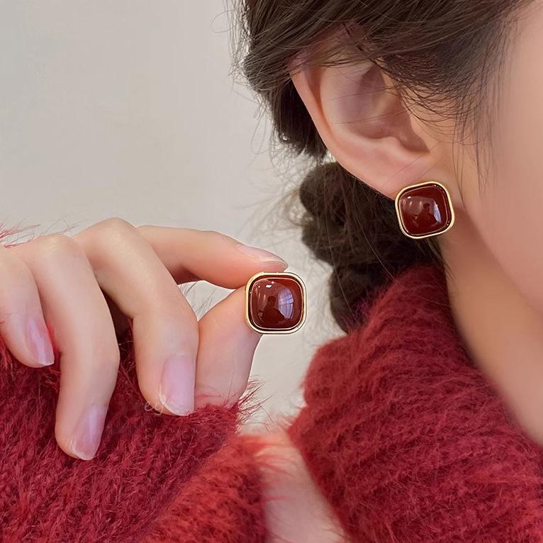 Elegante rote Ohrstecker: Retro Hong Kong Style für Damen - Vielseitiges Herbst/Winter Nischendesign.