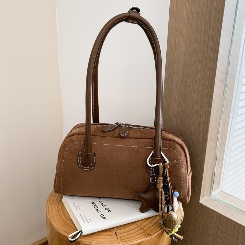 Retro niche suede bag women's winter new shoulder bag bag high value simple casual armpit bag