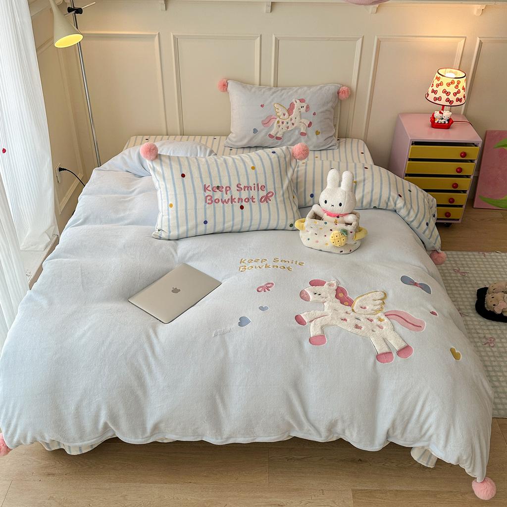 New Milk Velvet Autumn Winter Warm Bedding Set Soft Cartoon Pattern Embroidered Duvet Cover Sheet Pillowcases High End Bed Set