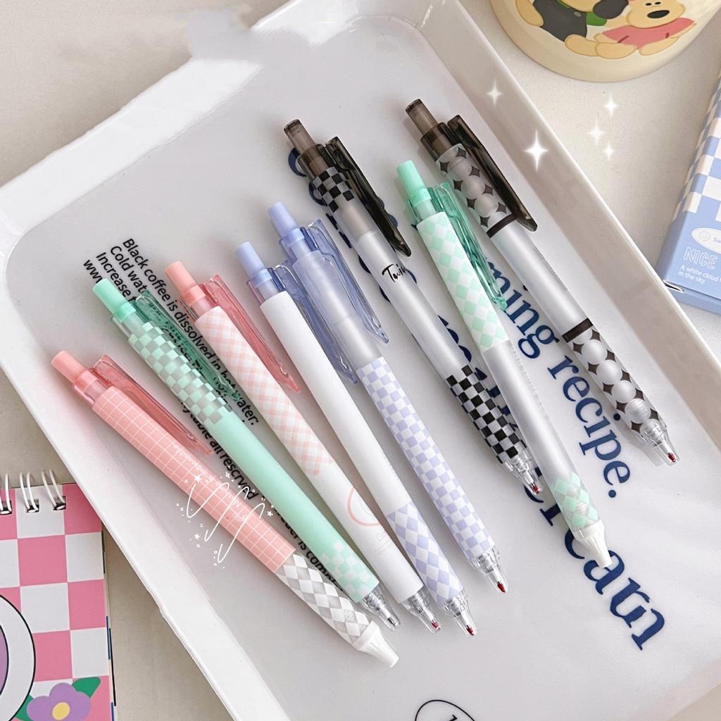 Set di 6 penne gel a scacchiera Solo serie Crema Punta a sfera da 0,5 mm Inchiostro di colore nero per scrivere A7450