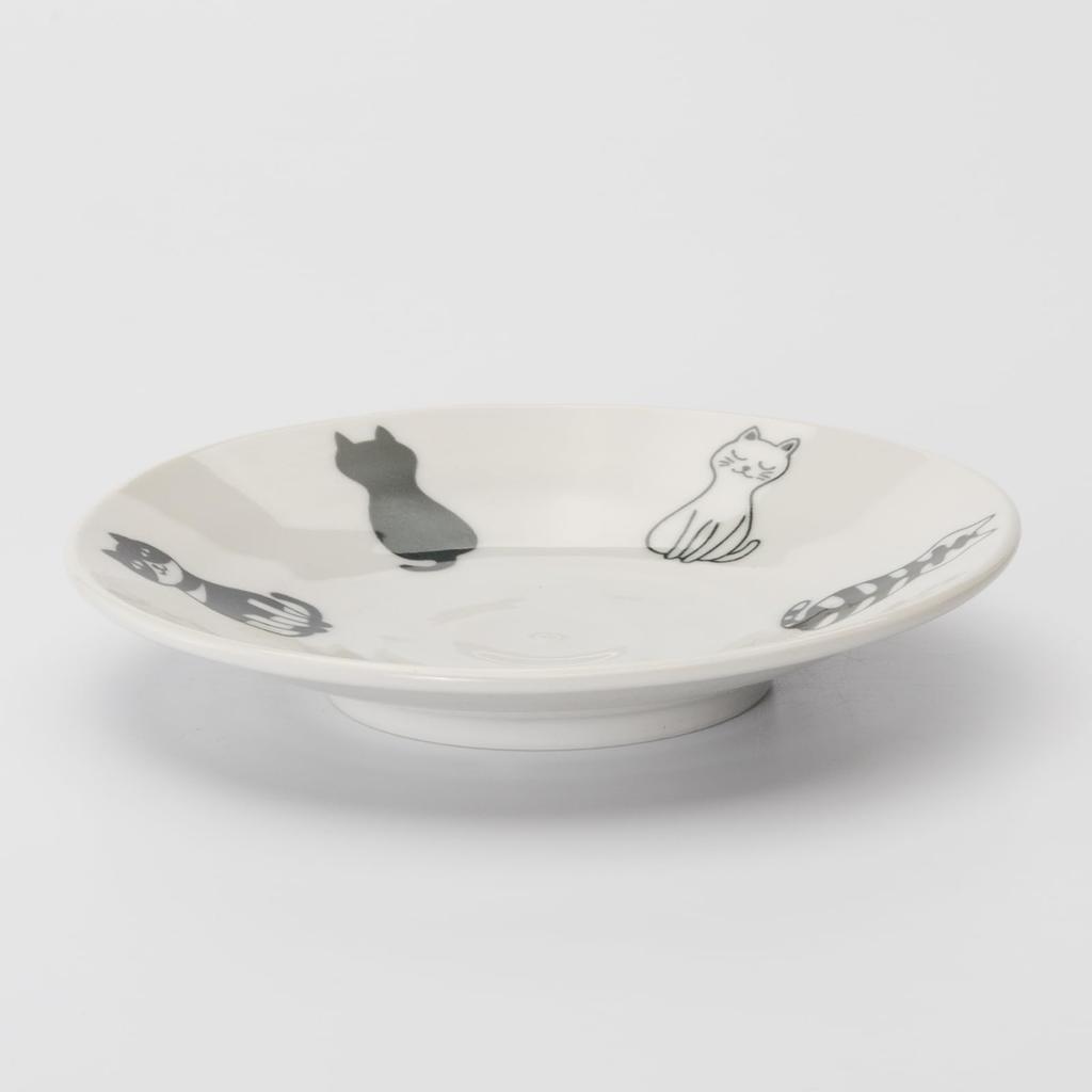 Mino ware side and small set of approximately 14cm in microwave and dishwasher featuring a sitting cat made in product number plates, plates, plates,