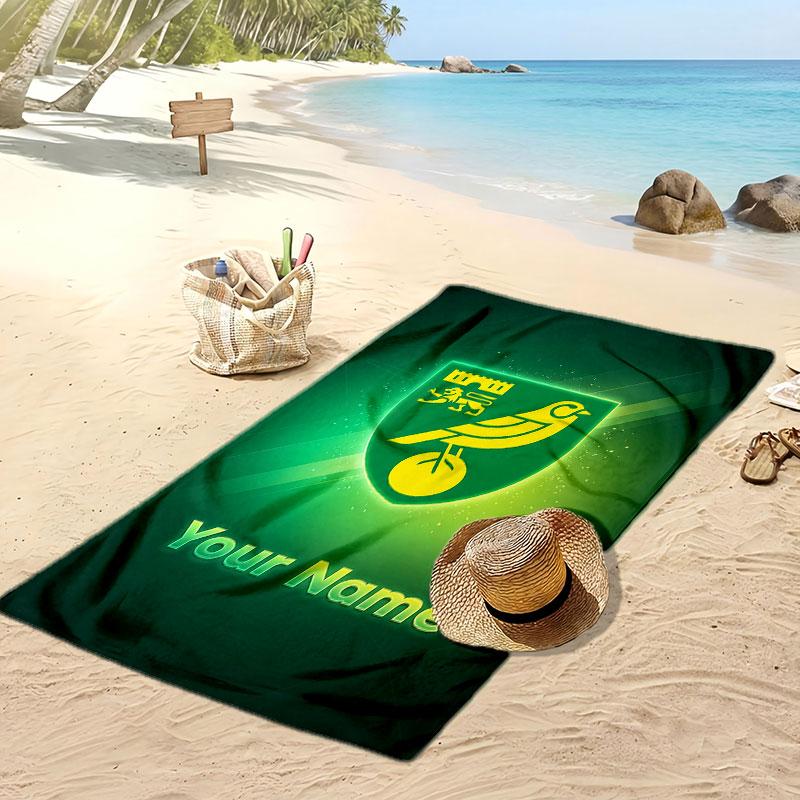 Norwich City Gepersonaliseerde Bedrukte Strandlaken Voetbal Logo Steun Aangepaste Naam Tekst Absorberende Handdoek Voor Sport Reizen Speciaal Cadeau