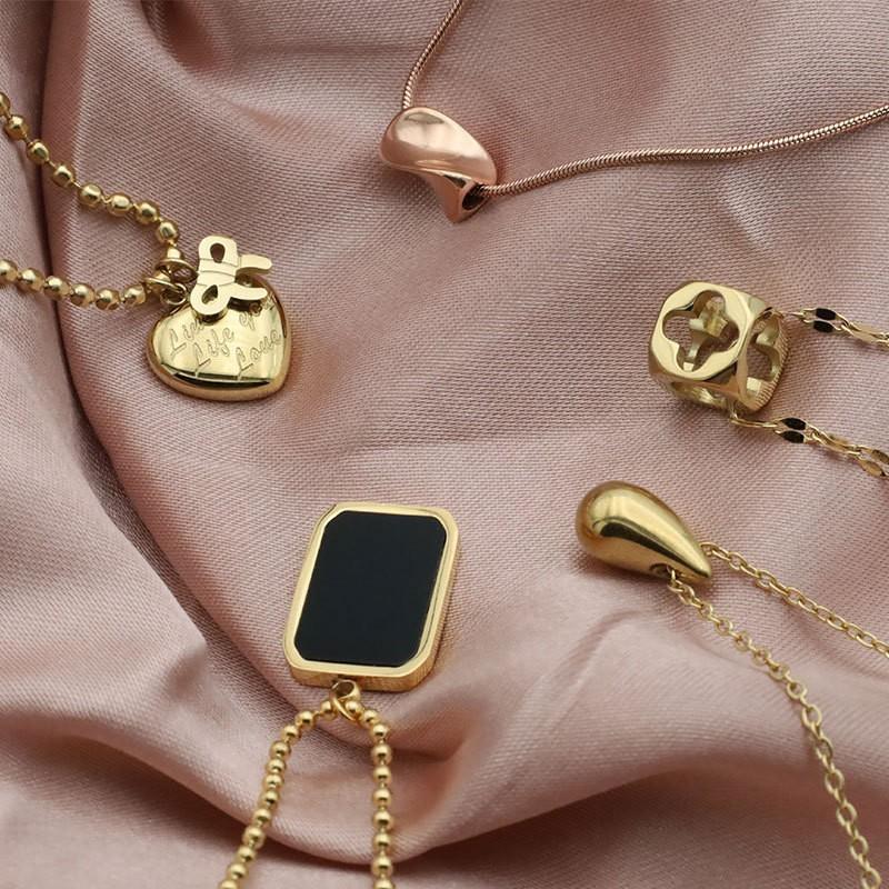 Light Luxury Design Square Necklace Women'S Collarbone Chain Fashionable Versatile Autumn And Winter Sweater Chain