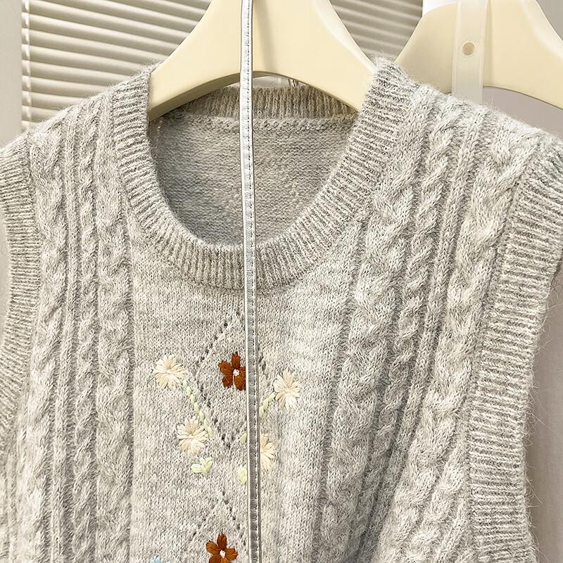 

Tangshi Women s Embroidered Knitted Pullover Vest M