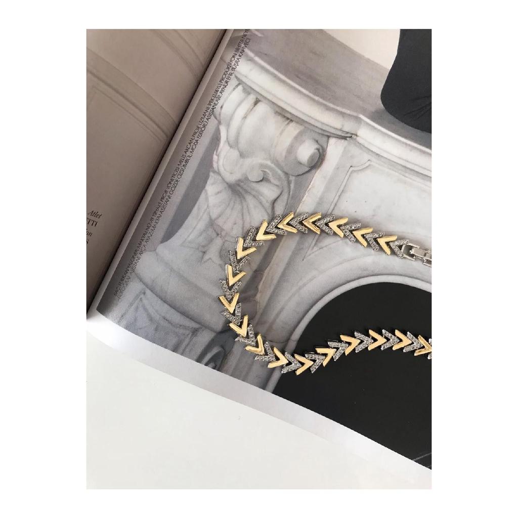 Standard Double Color Vip Quality V Cut Stone Bracelet Classic