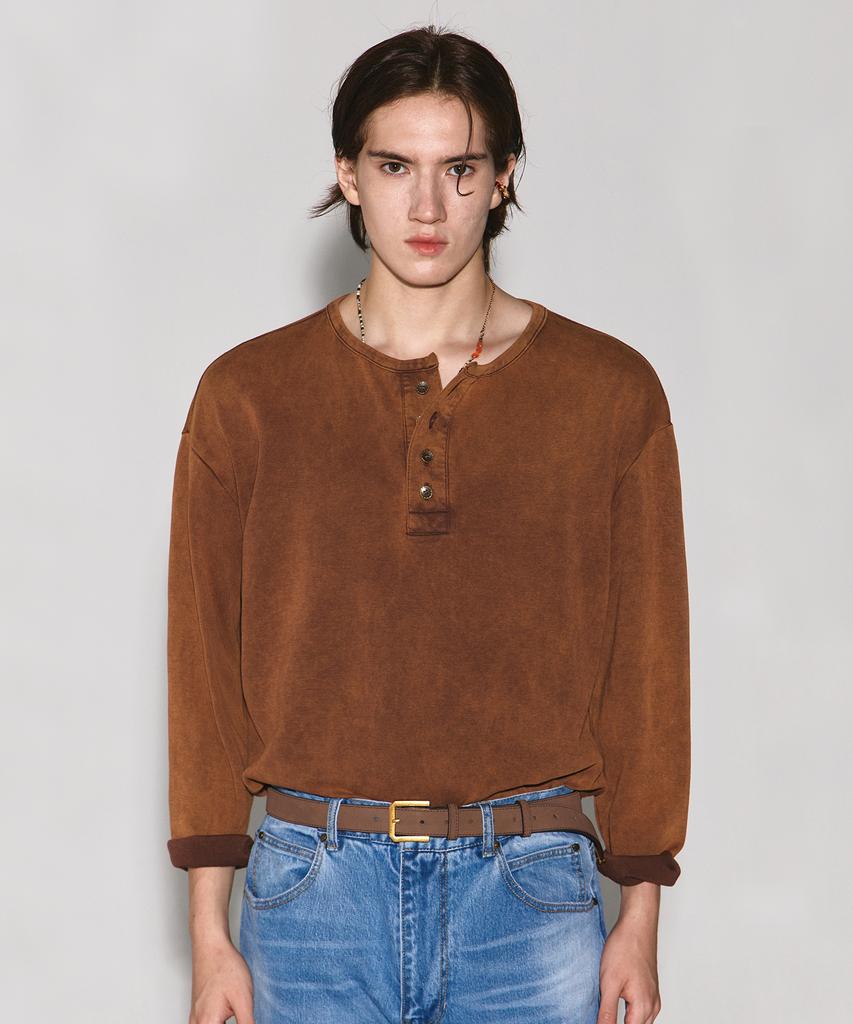 Weseullihyuseuteon Deep Dyeing Henley Neck Long Sleeve Brown
