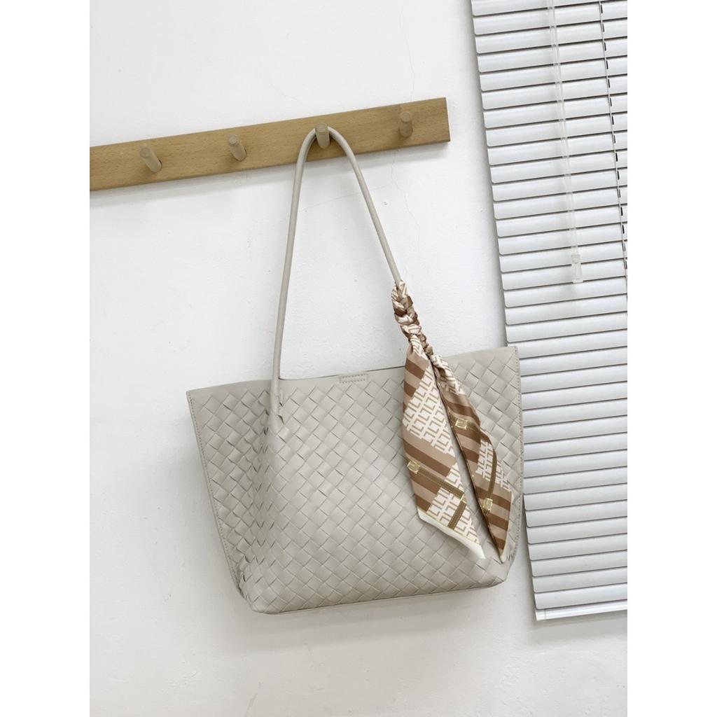 2026 New Leather Women's Bag Woven Tote Bucket Bag Shopping Bag Large Capacity Shoulder Lower Bag