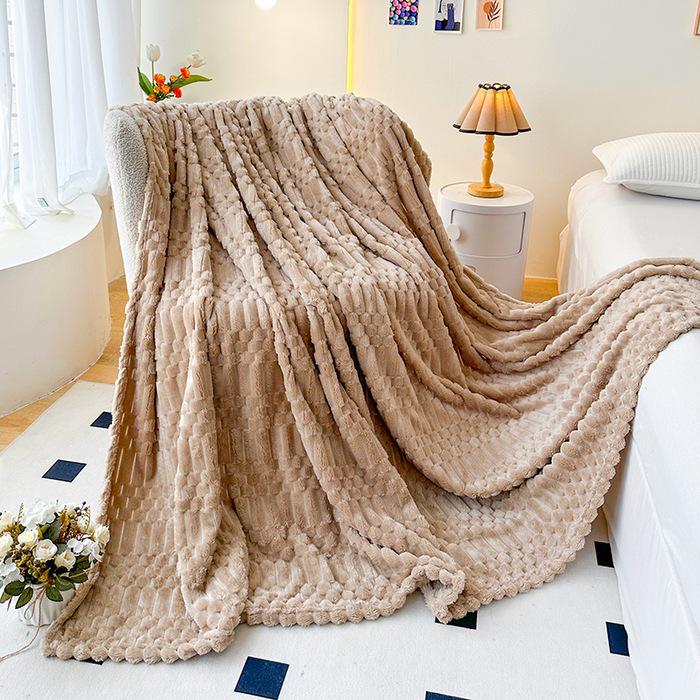 

2025 Golden Turtle Plush Blanket: Designed for mother-child intimacy, symbolizes warmth and togetherness, offering heartfelt good wishes. 100x150cm