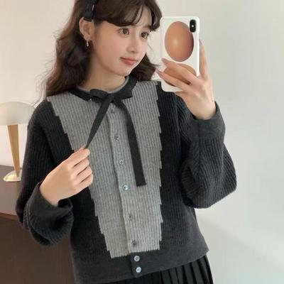 Dolce e delicato maglione giacca a papillon per autunno e inverno, piccolo e stile college, design corto a colori contrastanti, lavorato a maglia