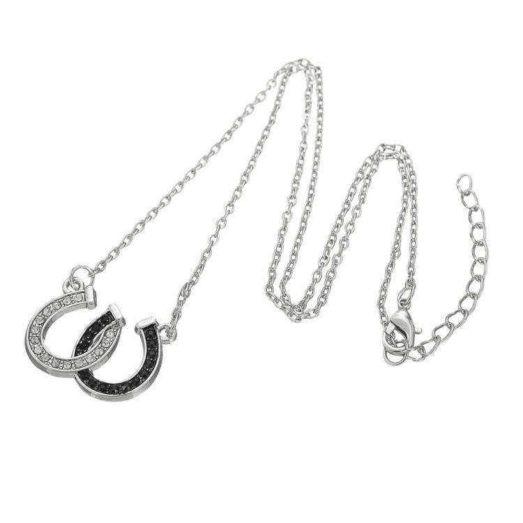 European and American Double Shape Horseshoe U-shaped Black and White Pendant Necklace Fashionable Light Luxury Clavicle Chain