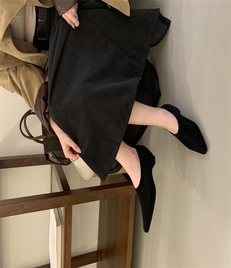 French retro temperament single shoes women's flat 2025 new fashion versatile simple autumn and winter suede one-pedal leisure