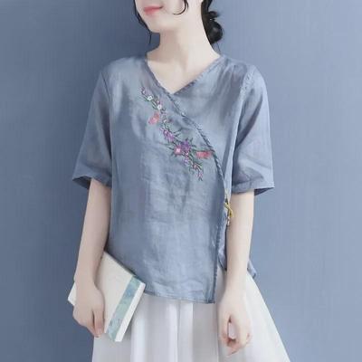 Women's Ethnic Style Linen-Cotton Top with Retro Olive Wood Buttons, Embroidered Slanted Collar, and Loose Five-Point Sleeves Pullover.