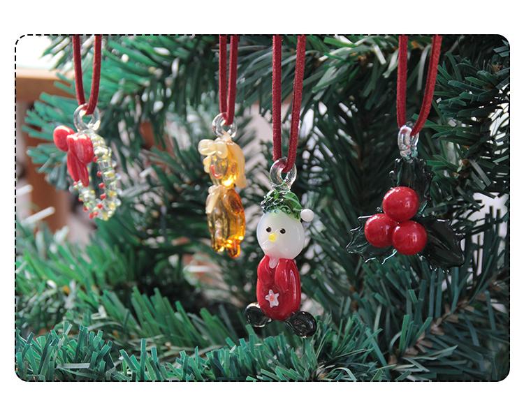 Zibo Glass Christmas Tree Ornaments: Wreaths, Berry Decorations, Gingerbread Men, and Car Accessories. Perfect for Small Christmas Gifts.