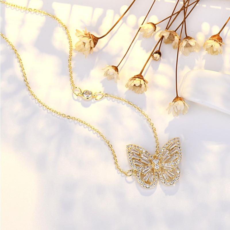 Butterfly Necklace for Women with Fashionable Personality, Slightly Inlaid Diamond Clavicle Chain Necklace Temperament Versatile