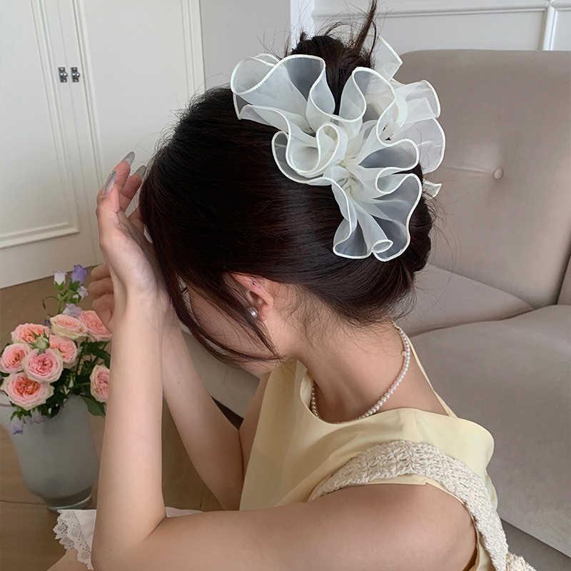 High-End Pleated Shark Claw Hair Clip for Women - Elegant Updo Hair Accessories
