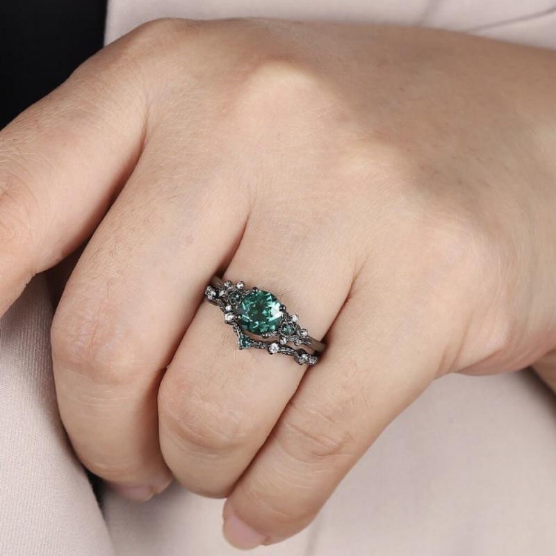 Exquisite Silver Color Round Ring for Women Set Metal Inlaid Green White Stones Ring Set Jewelry