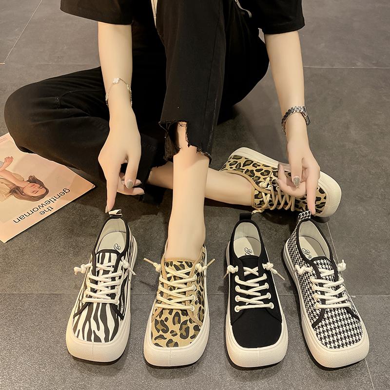 Wide Feet Square Toe Canvas Loafers Women's Leisure Lace Up Sneakers Platform Leopard Zebra Print Shoes Student Running Shoes
