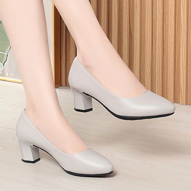 Women's Black Medium Heel Interview Dress Professional Shoes Suit Leather Shoes Large Size Single Shoes Women's Shoes