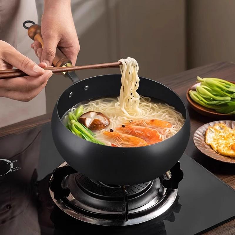 Hand-Forged Authentic Zhangqiu Non-Stick Iron Wok, 24CM - Perfect for Stir-Frying, Stewing, and Soup