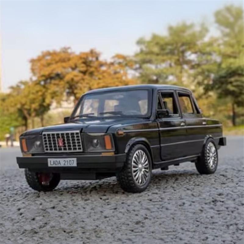 1/18 LADA 2107 Legierung Klassisches Auto Modell Druckguss Metall Retro Fahrzeug Auto Modell Simulation Ton und Licht Sammlung Kinderspielzeug Geschenk