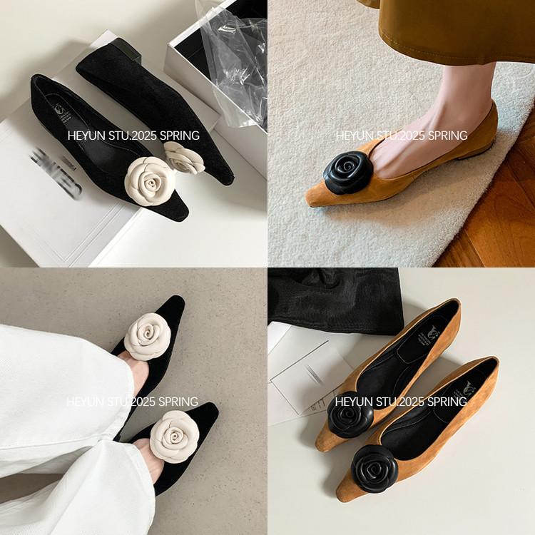 French retro black camellia low-heeled soft-soled single shoes for women's 2025 spring new gentle small fragrant flat shoes