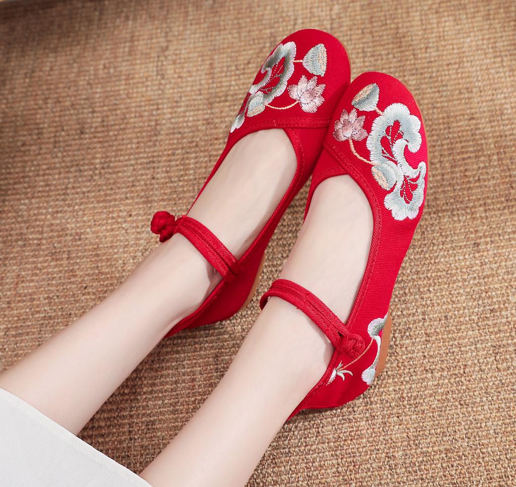 New Women's Embroidered Shoes Single Shoes Flower Cloth Shoes Women's Cheongsam Shoes Shoe Buckle White Red Black Shoes Matching