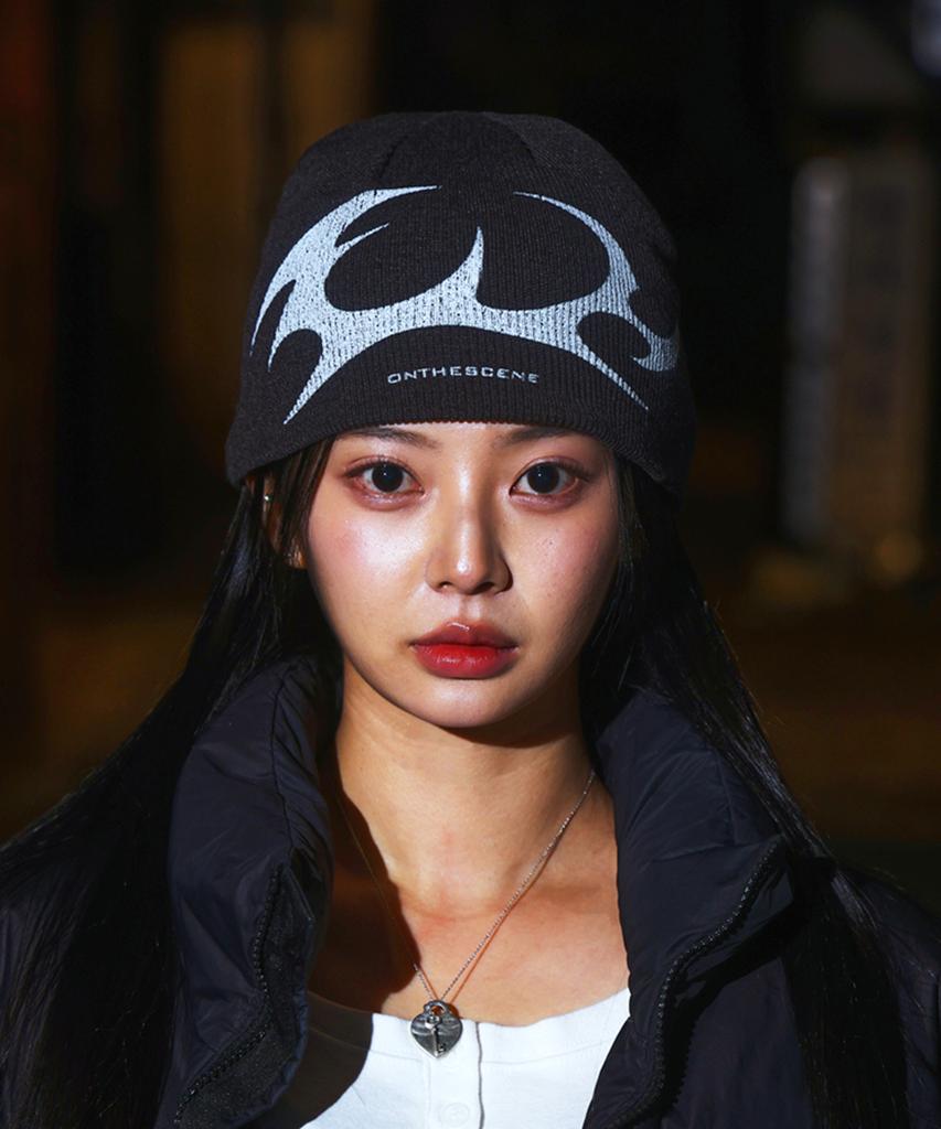 Ondeossin Deep Grey Pointed Beanie