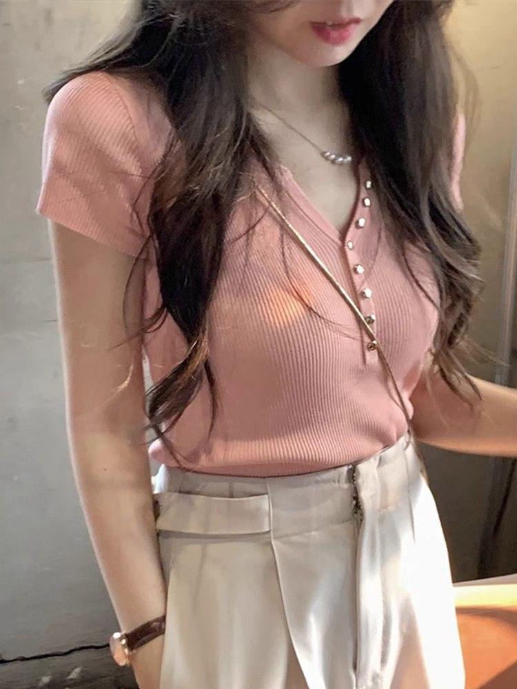 Women's Summer Pink V-neck Short-Sleeve Knit Top - Slimming, Stylish, and Trendy Design