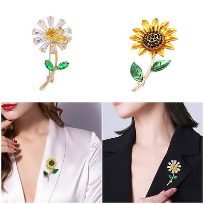Versatile Sunflower Alloy Pin Multipurpose Decoration For Clothing Handbags Special Occasions Sturdy Wear