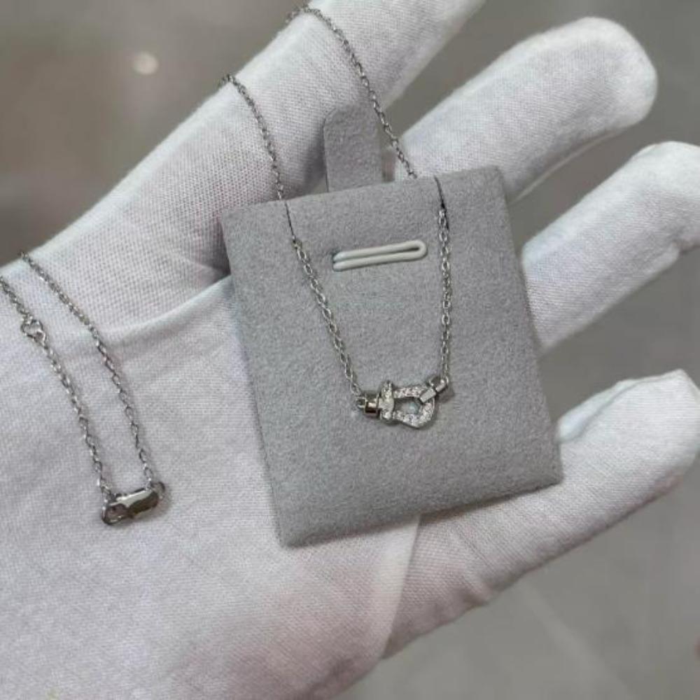 Plně pozlacený 18K růžovým zlatem Párový dárkový náramek s přezkou ve tvaru podkovy písmeno U V Náramek Gypsy Star Náramek s magnetickou přezkou