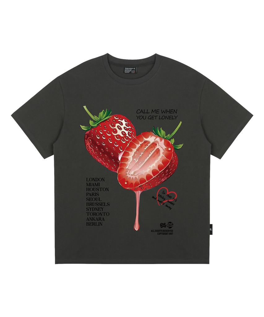 Deulousi Dw Strawberry Short Sleeve T-Shirt Charcoal