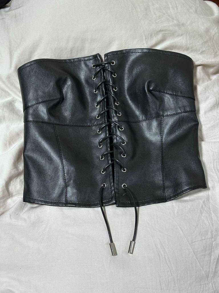 European & American PU Leather Retro Lace-Up Bandeau Crop Top for Women - Sexy, Short, Tight-Fitting, Beautiful Back, Customizable, Outdoor Wear.