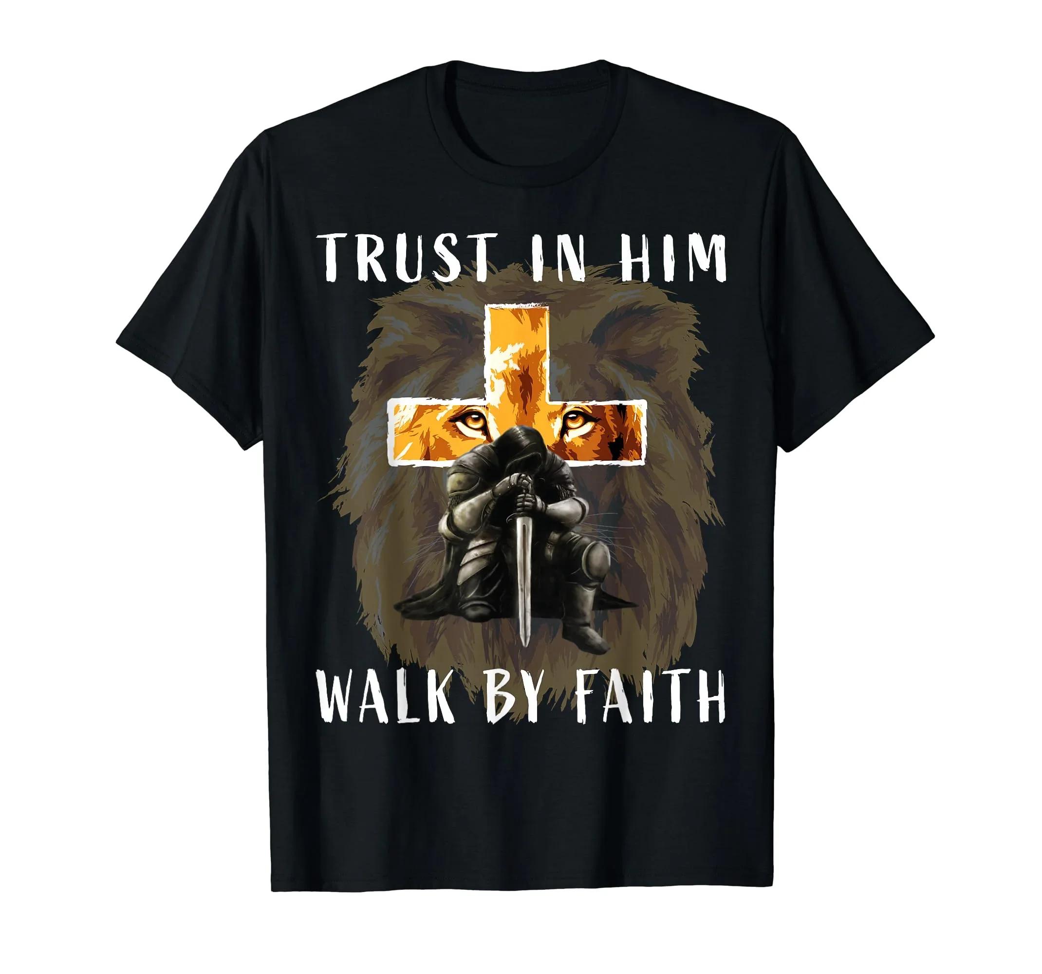 

Lion Knight Trust In Him Walk By Faith Christian Graphic Men T-Shirt Short Sleeve S чёрный