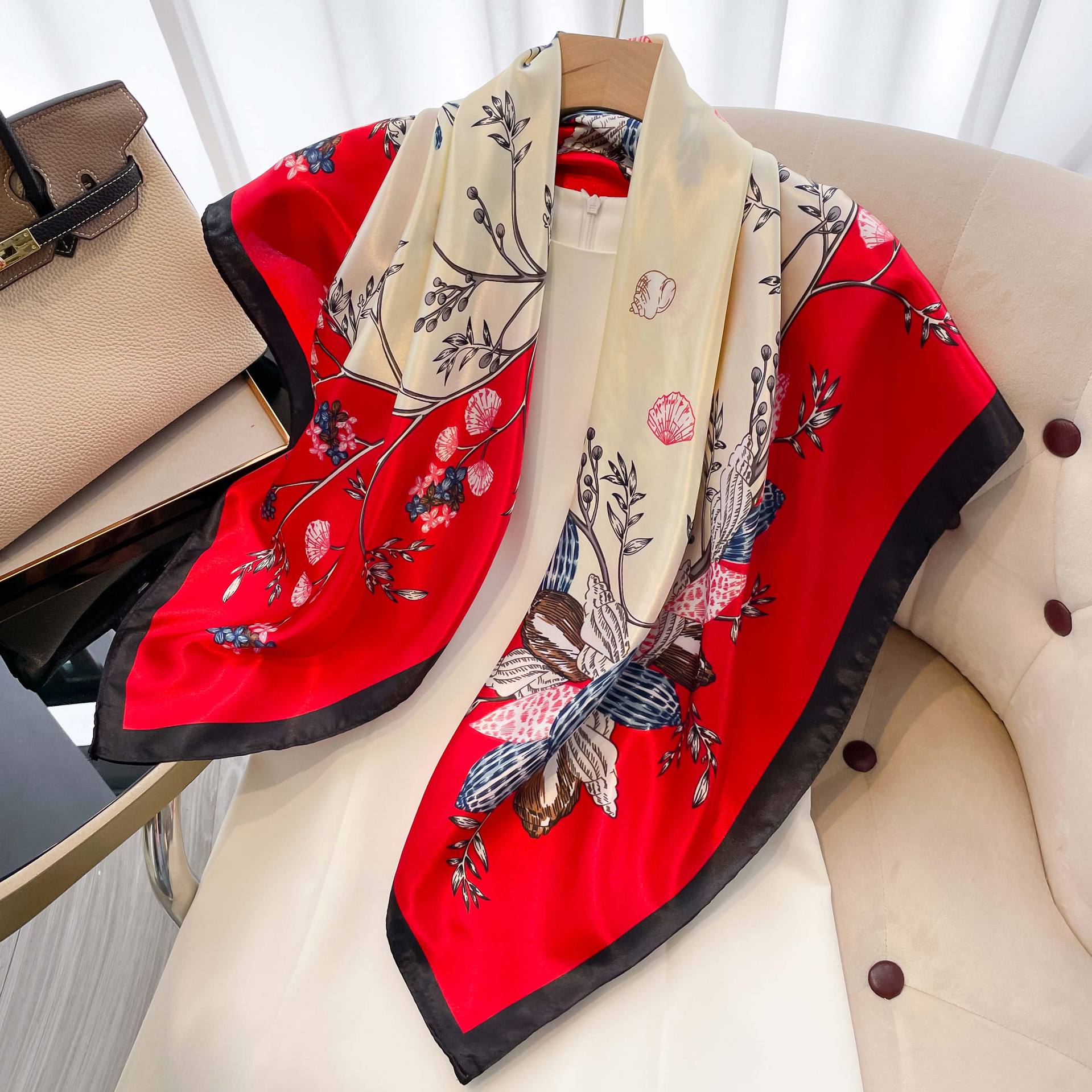 

Высококачественные роскошные шелковые шарфы, повязка на голову, шарфы, шейный шарф для женщин, шелковый шарф с цепочкой, женская декоративная шаль 90*90cm красный