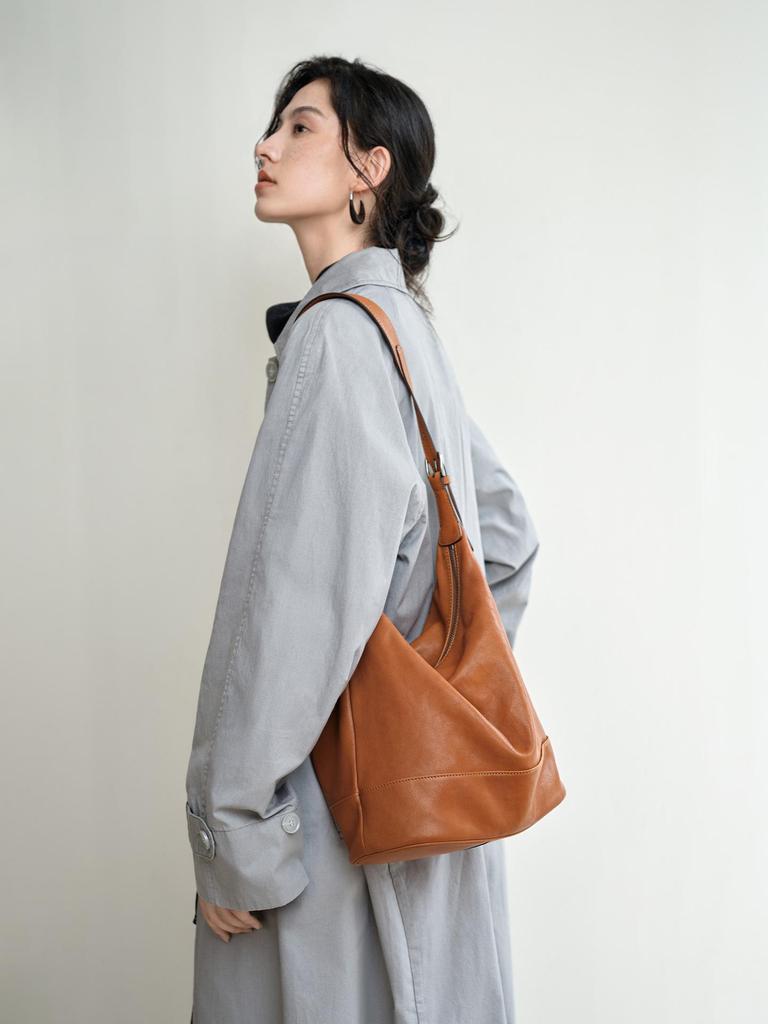 Qiu Zhen Women's Large Capacity Crossbody Hobo Bag, Grid Pattern, Vegetable Tanned Sheepskin, Double Handle.