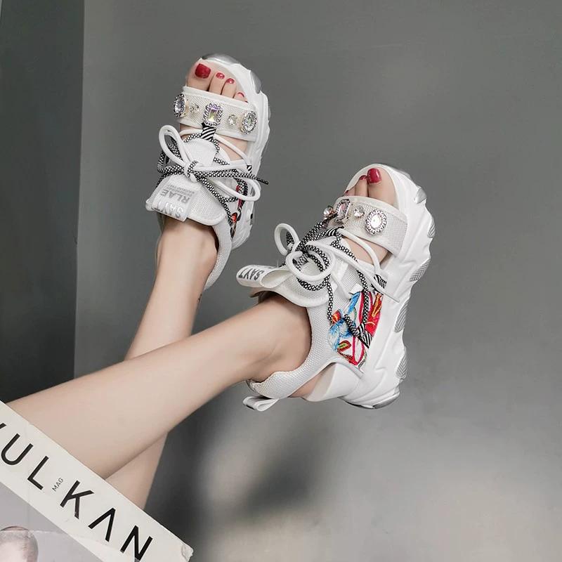 Floral Slope and Rhinestone Sandals for Women In Summer, Korean Version, High Heels, Thick Sole, Casual and Easy To Match, Roman Sandals