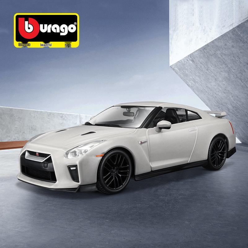 

Maisto 1:24 Nissan GTR Alloy Car Model - Boys Toy and Gift Ornament