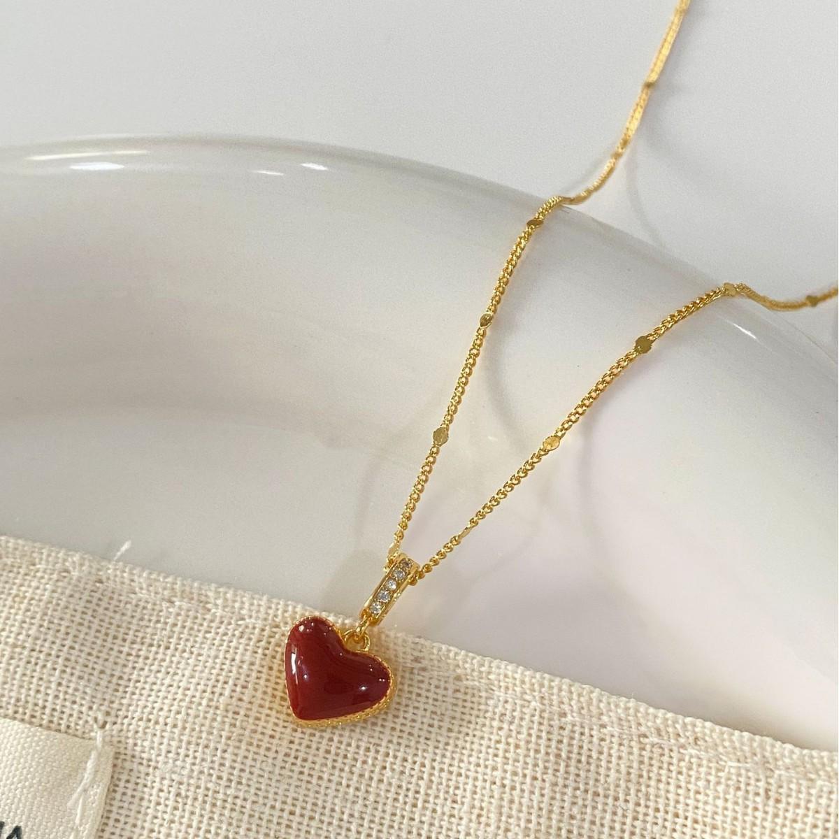 Elegant New Year Double-Sided Red Mother-of-Pearl Gourd Pendant Necklace - Detachable and Versatile Sweater Chain for Women