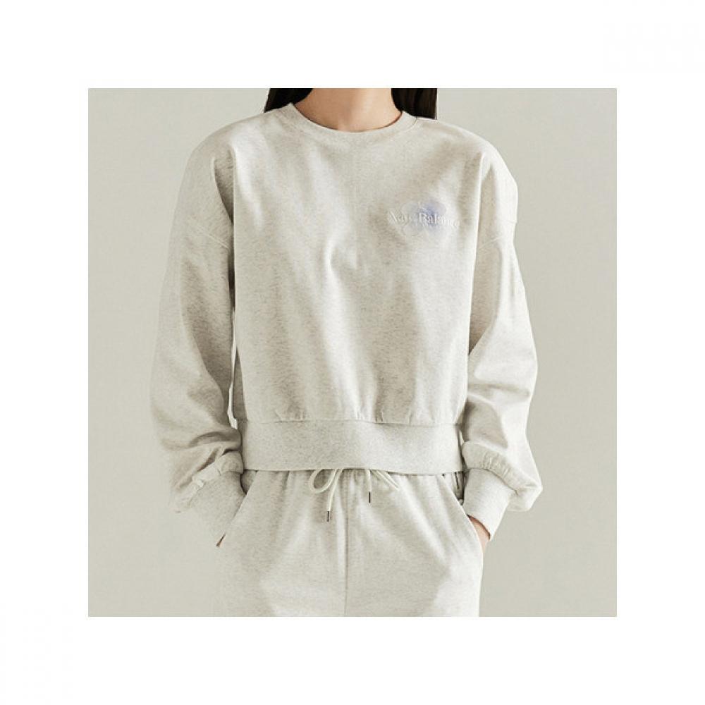 New Balance Women S Semi Crop Round SweatShirt Nbncd2w302 Ac