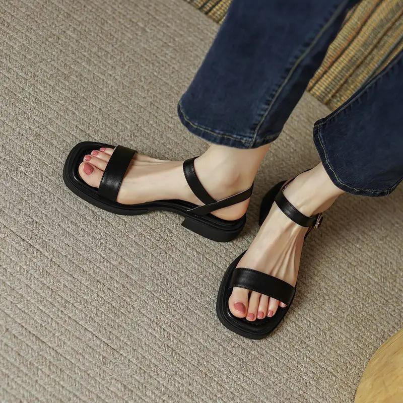 Ladies Shoes with Low Heels Footwear Outdoor Sandals for Women Beige Summer 2025 One Word Square Chic and Elegant Wholesale