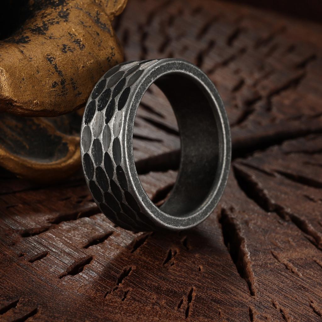 Vintage Gehämmerte Facettierte Titanringe Für Männer Frauen Schwarz Gebürsteter Edelstahlring Hochzeit Verlobung Schmuck Geschenk