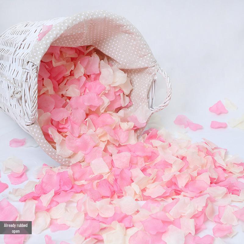 Romantische Hochzeits-Verlobungsdeko: Rote Rose Simulierte Blütenblätter