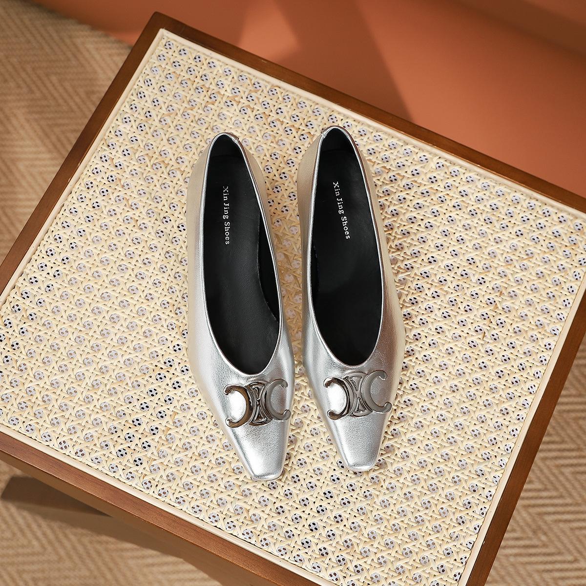 

807-6 Французские туфли-лодочки на среднем каблуке, темперамент музы, Х-образная пряжка, туфли на толстом каблуке, черные рабочие туфли 40 серебряный