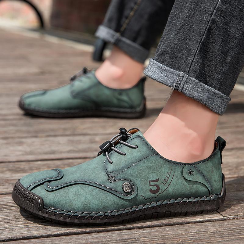 Fashion Handmade Leather Men Shoes Casual Slip on Loafers Breathable Leather Shoes Mens Flats Hot Sale Moccasins Tooling Shoes Plus Size