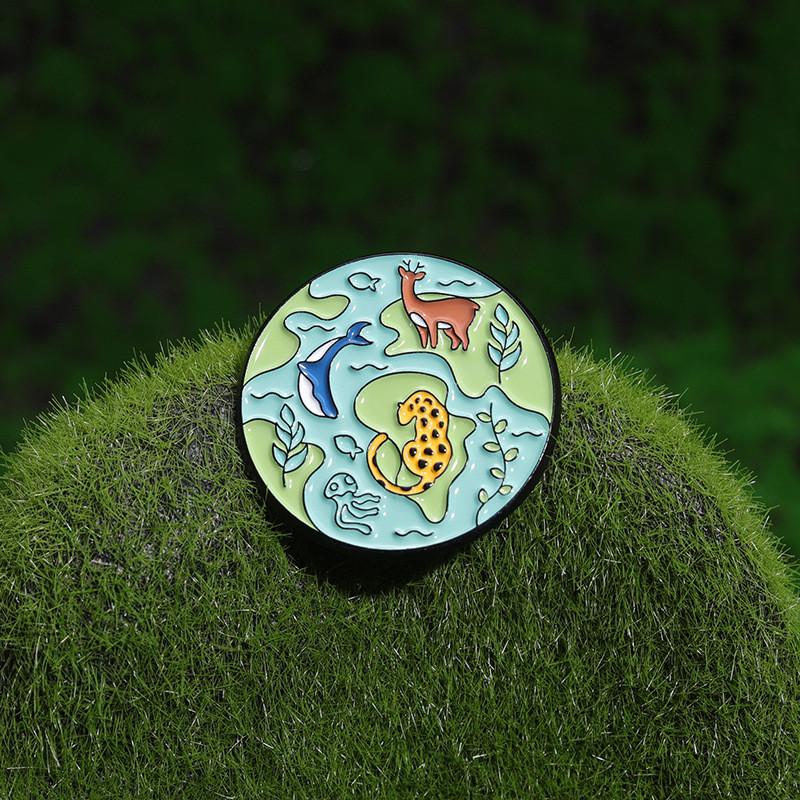 Ocean Eyecatching Green Brooch Fun Cartoon Design For Stylish Fashion Ecofriendly