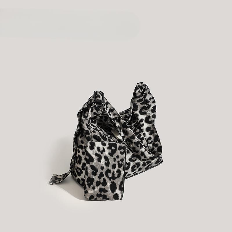 Leopard Print Tote Bag Women's Shoulder Bag Chic Commuter Chic Crossbody Bag
