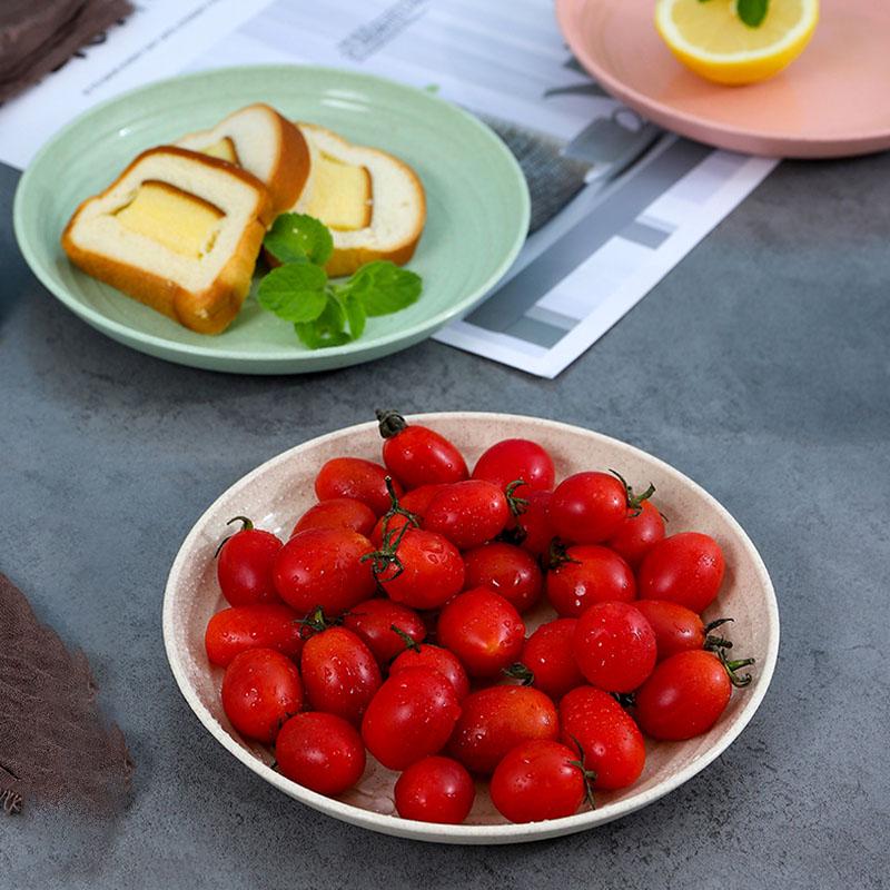18cm Round Wheat Straw Plate for Snacks, Fruit, and Dining Table Use