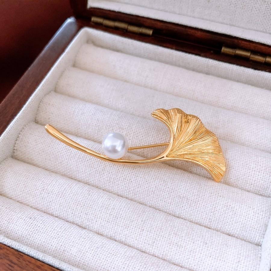 Średniowieczna Vintage Broszka z Kontrastującą Pszczołą Inkrustowana Diamentami Retro Lekki Luksus High-endowa Korsaż Wykwintne Wszechstronne Dodatki Kobiety