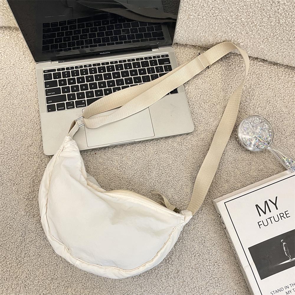 

Trendy 1982 Croissant Shoulder Bag - Stylish Women s Crossbody for Students білий