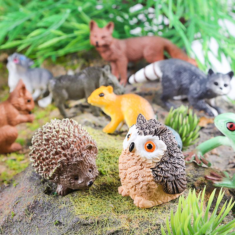 Wildlife Simulation Set: Gray Wolf, Hedgehog, Red Fox, Tree Frog, Wild Boar, Chipmunk, White-tailed Deer - Perfect Christmas Gift